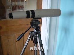 BAUSCH & LOMB `THE DISCOVERER` ZOOM TELESCOPE or SPOTTING SCOPE + VELBON TRIPOD